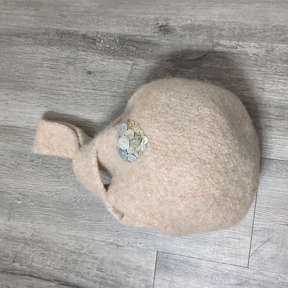 Beautiful Wool Knot Handbag - Picture 2 of 3